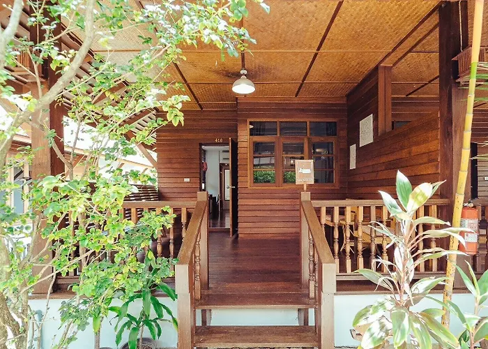 Maikaew Damnoen Damnoen Saduak